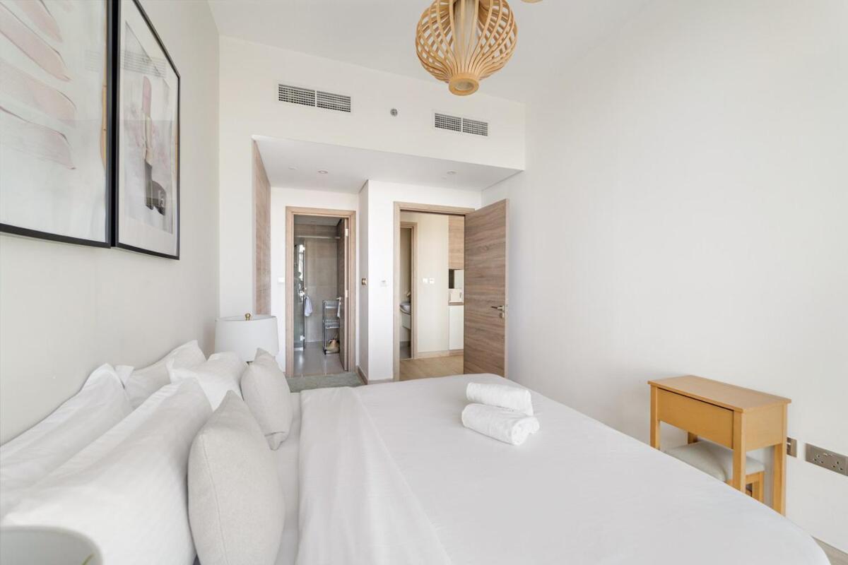 FIRST CLASS 1BR Elegant Marina Hideaway - B&B Dubái