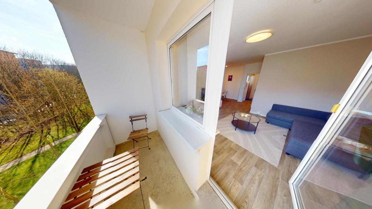 Wohlfühlapartment für 5 Personen, Haltestelle der Linie 5 in unmittelbarer Nähe, WLAN - B&B