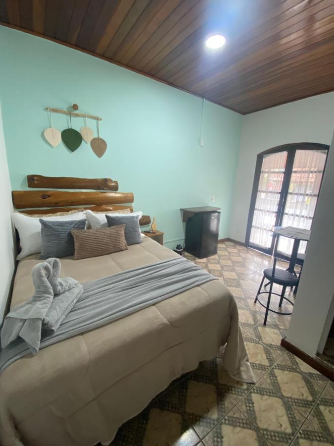 Suítes Aconchego dos Pinhais - Chambres d’hôtes
