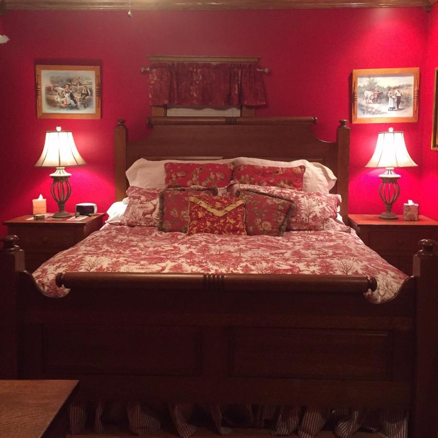 Deluxe King Suite