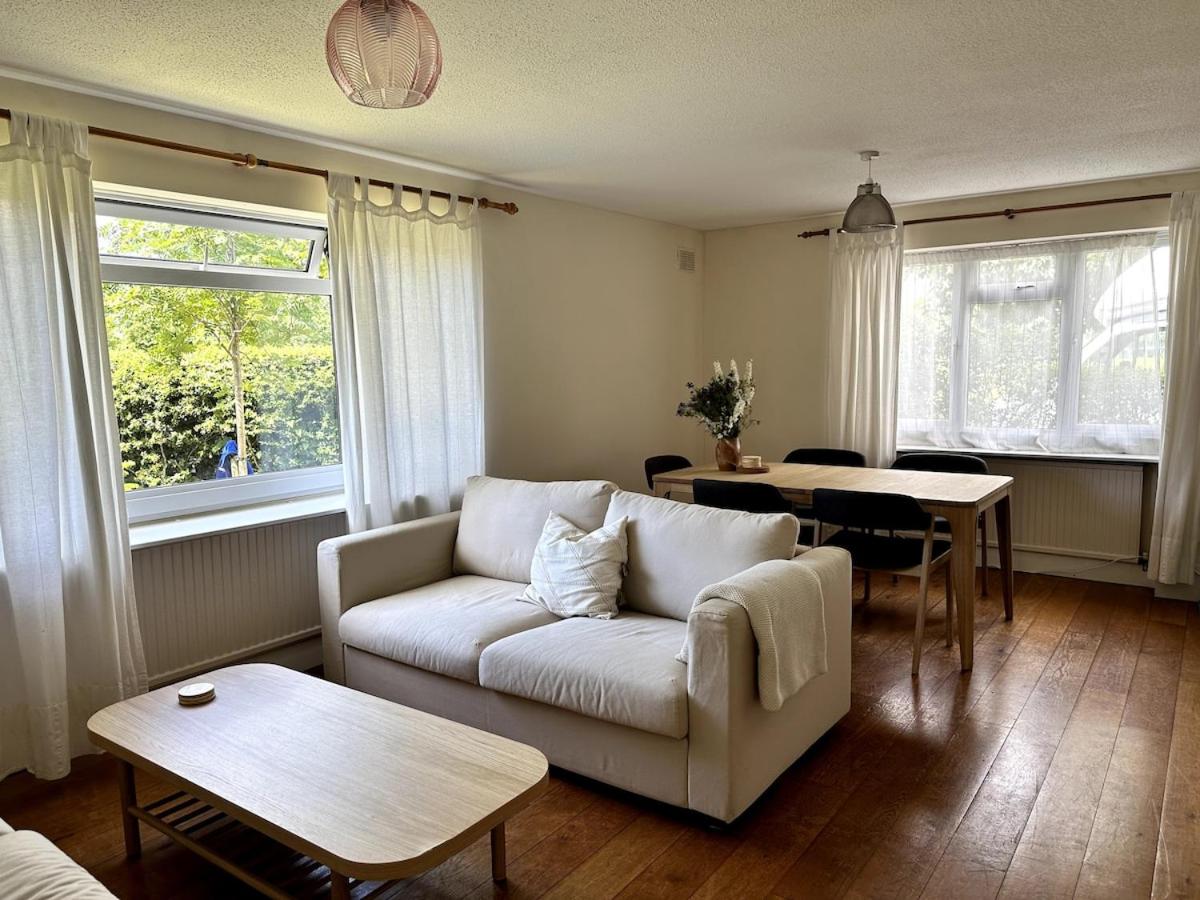 Quiet two-bedroom flat in Chiswick - B&B London