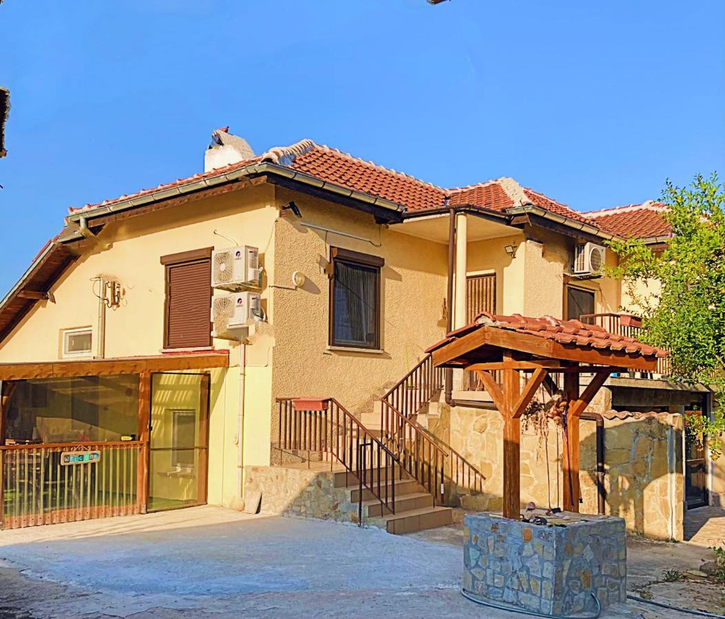 Gemütliche Ferienwohnung zwischen Bergen und Meer - Bed and Breakfast Orizare