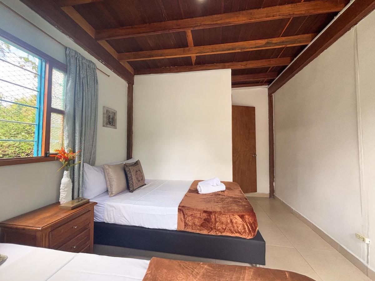 Driepersoonskamer met Badkamer