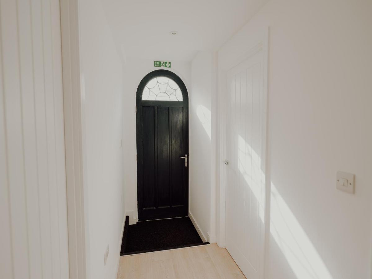 Central - Sleeps 5 - Stylish 3 Beds - Parking - Free WiFi - Ferienwohnung Nottingham