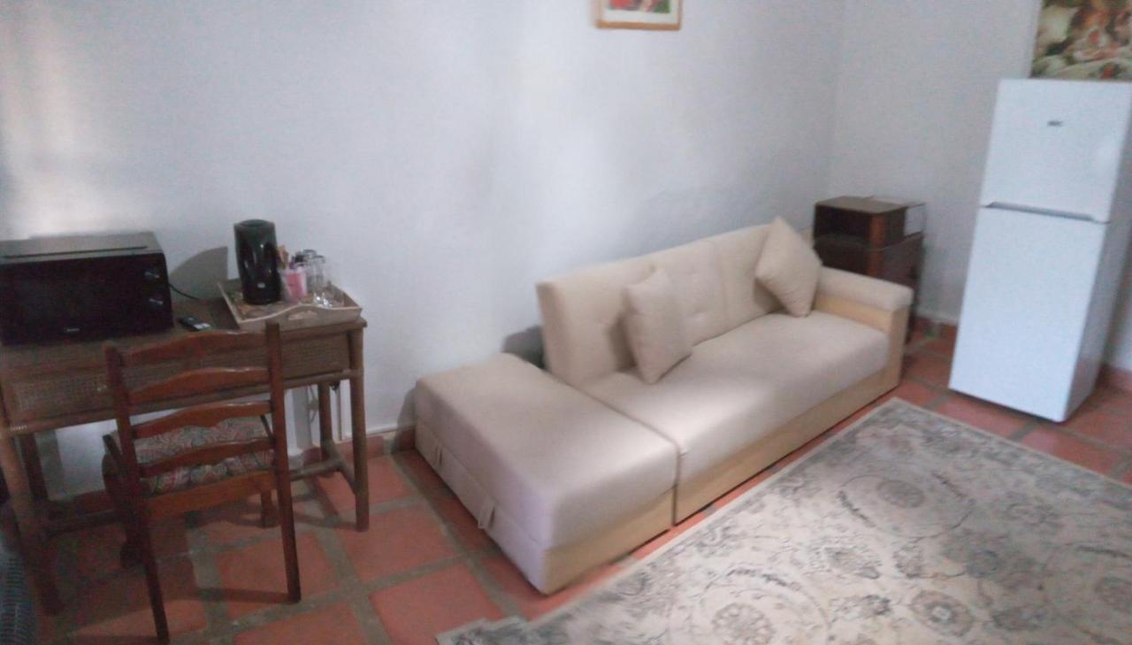 Deluxe Double Room (2 Adults + 1 Child)