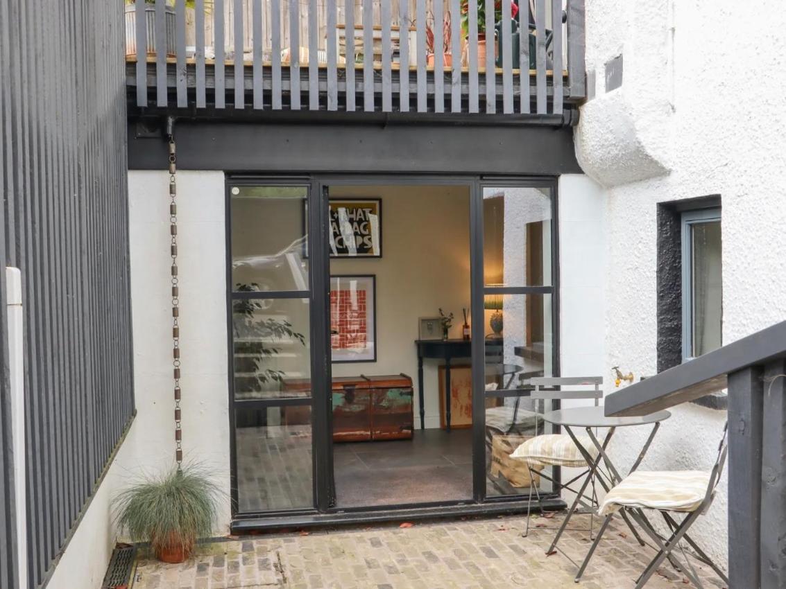 Artists Hideaway - B&B