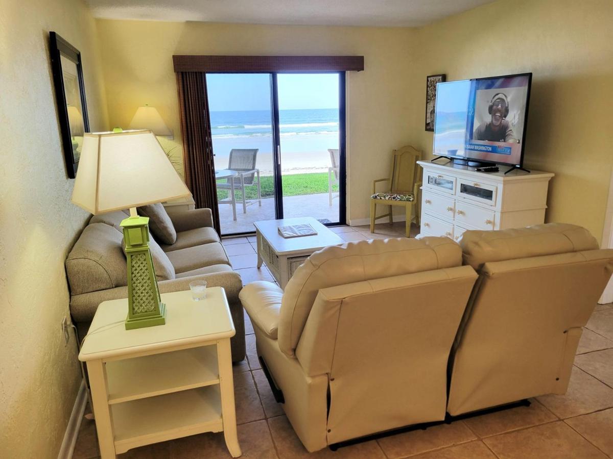 116 - Oceanfront Delight Ground Floor - Bed and Breakfast New Smyrna Beach