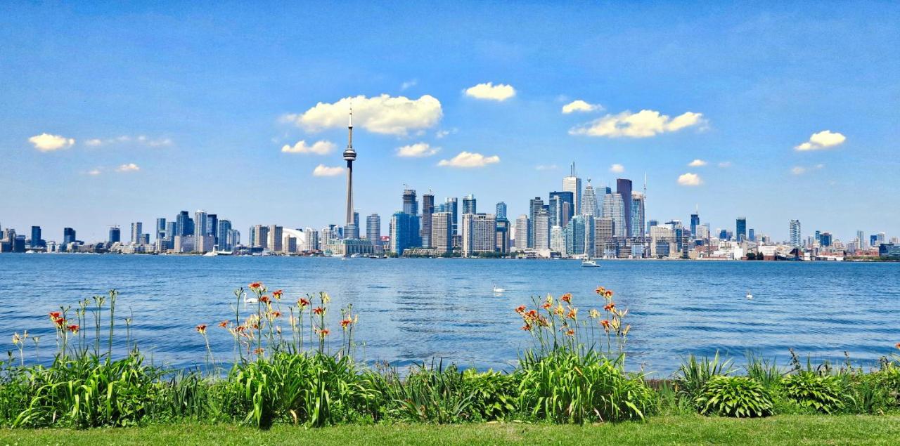 CN Tower Luxe Suites - Prime Downtown Location - B&B
