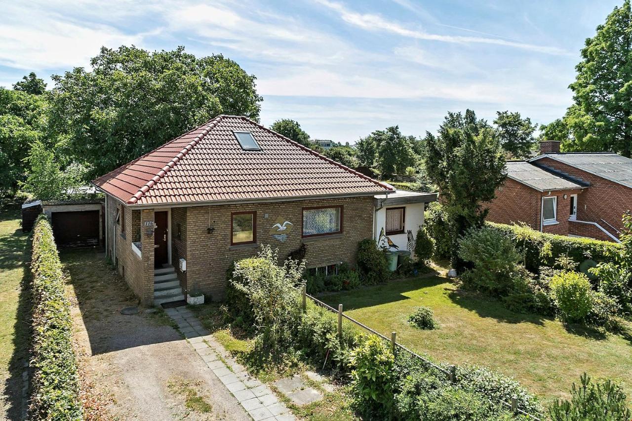 Villa Next to Fermen & Puttgarden - B&B Rødby