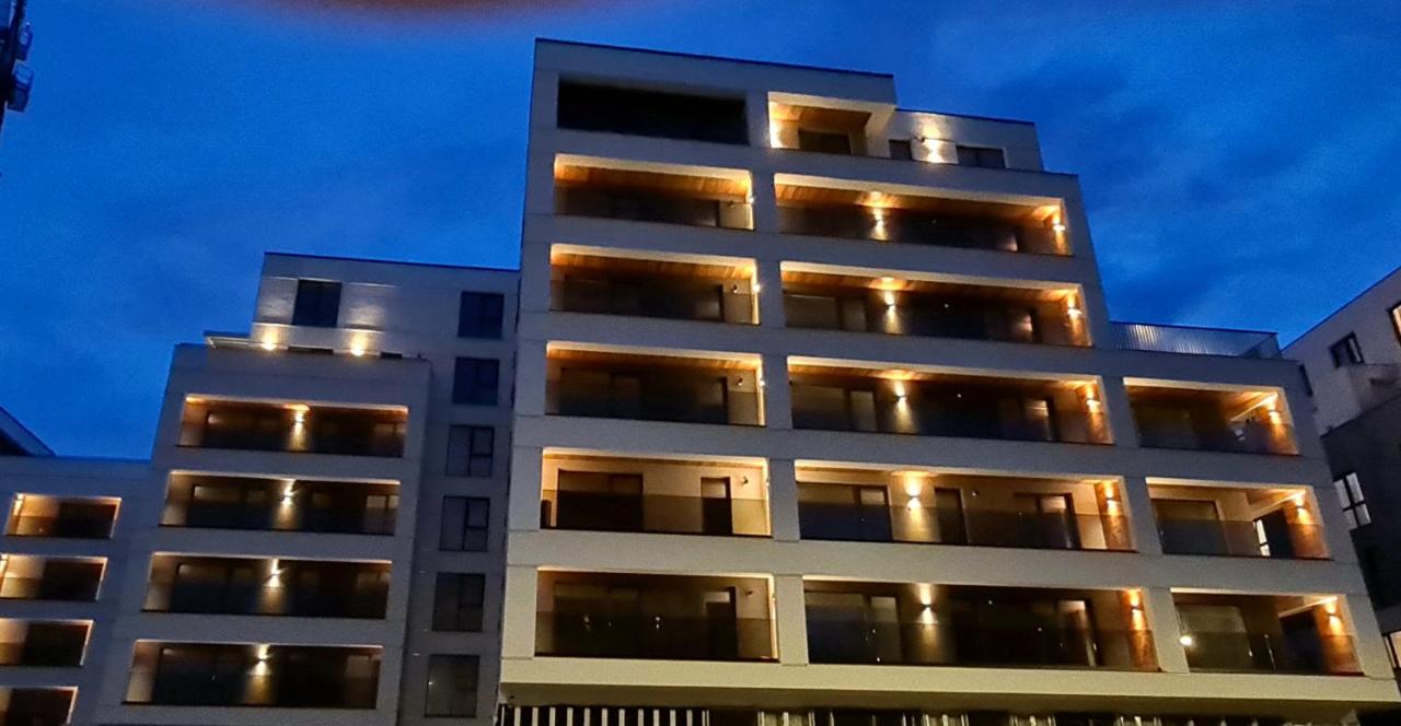 Golden Luxury Apartment - Chambres d’hôtes Braşov