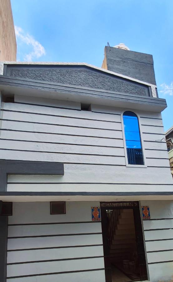 Maheshwara Home Stays - B&B