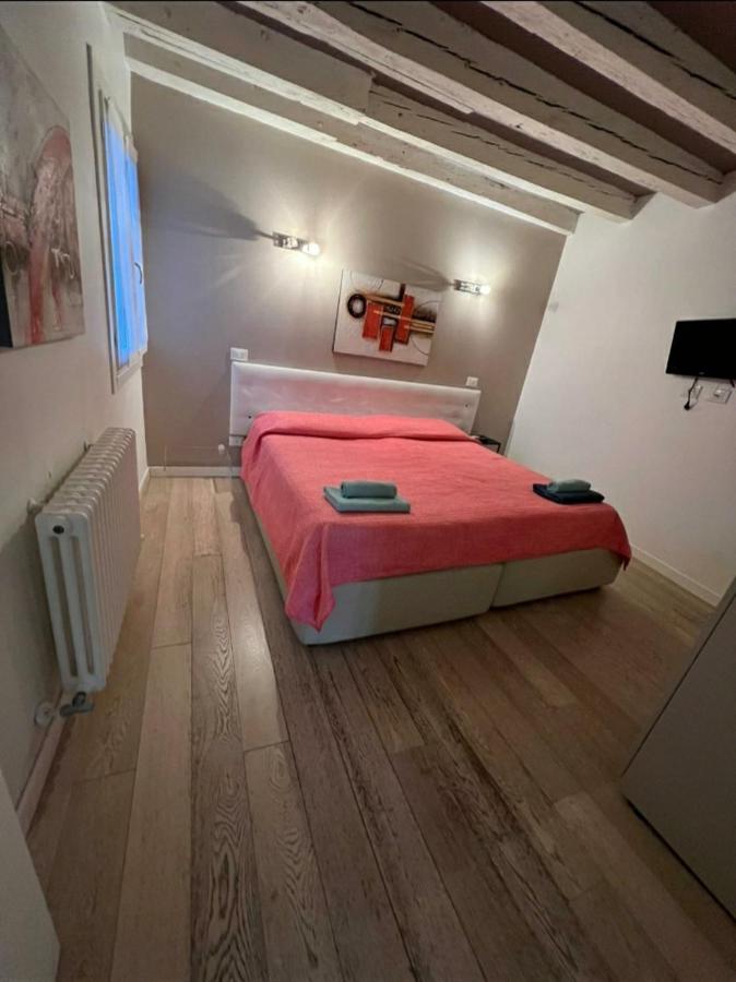 Rialto Rooms very central - Chambres d’hôtes