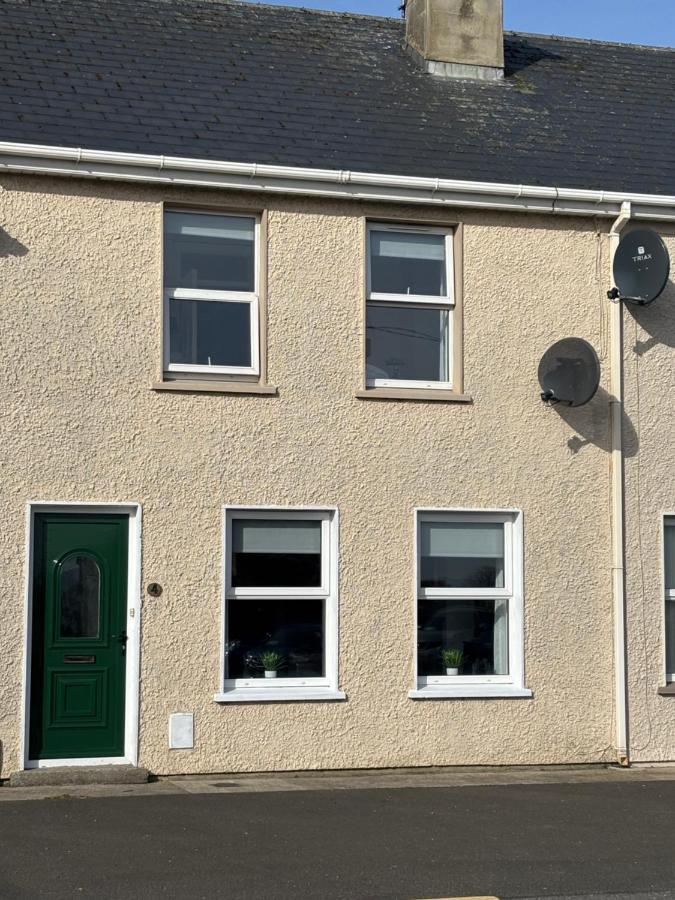Town House Creeslough - Ferienwohnung