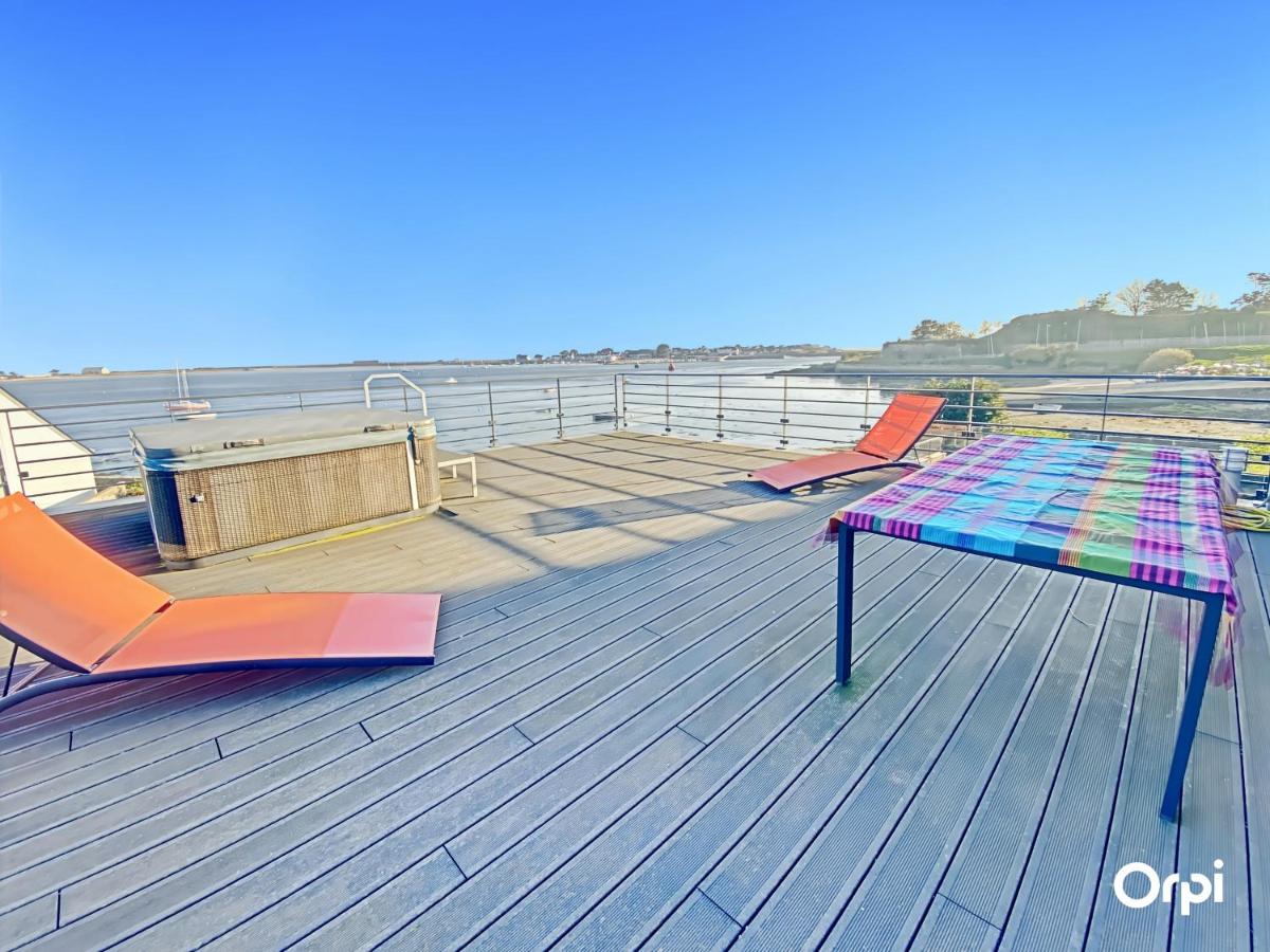 Appartement duplex 6-8 pers avec terrasse, jacuzzi et garage à Port-Louis - FR-1-349-230 - Bed and Breakfast Port-Louis