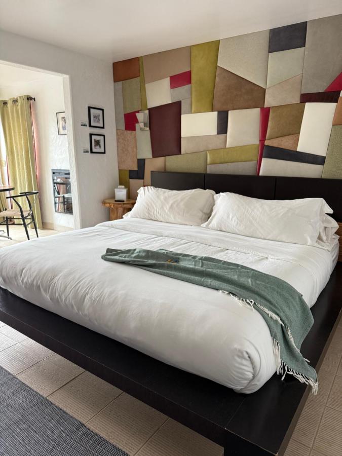 Suite mit Kingsize-Bett mit Whirlpool