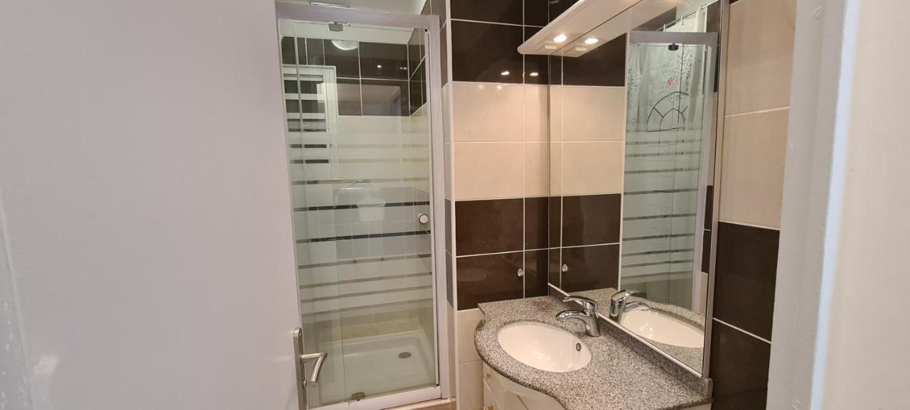 Appartamento con 2 Camere da Letto e Vista Giardino 