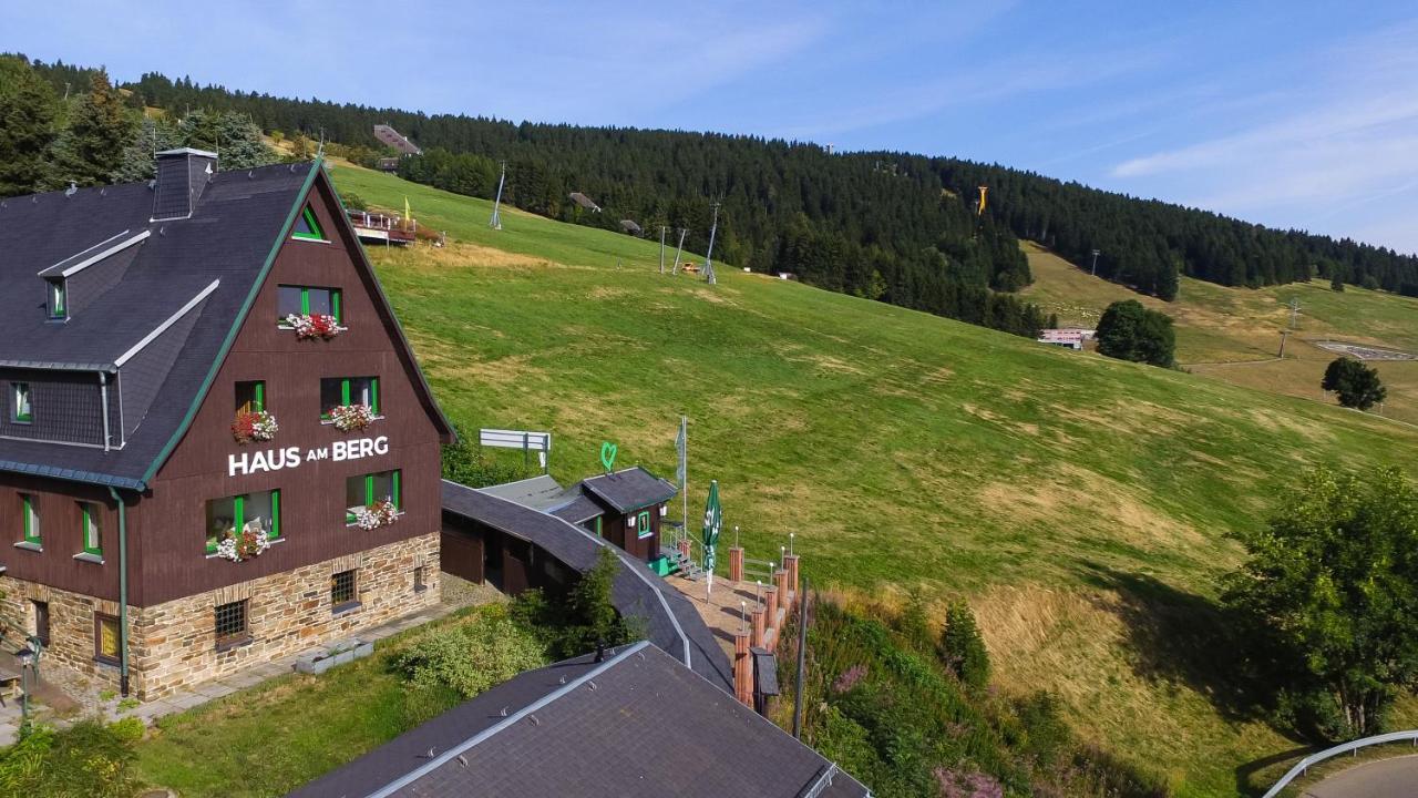 Haus am Berg - Pension direkt am Skihang - Ferienwohnung Oberwiesenthal