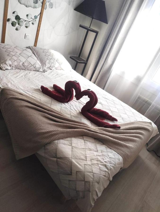 HSH FRANCE LOCATION Disney Land PARIS - Suite Nicolas - Appartement de charme - B&B