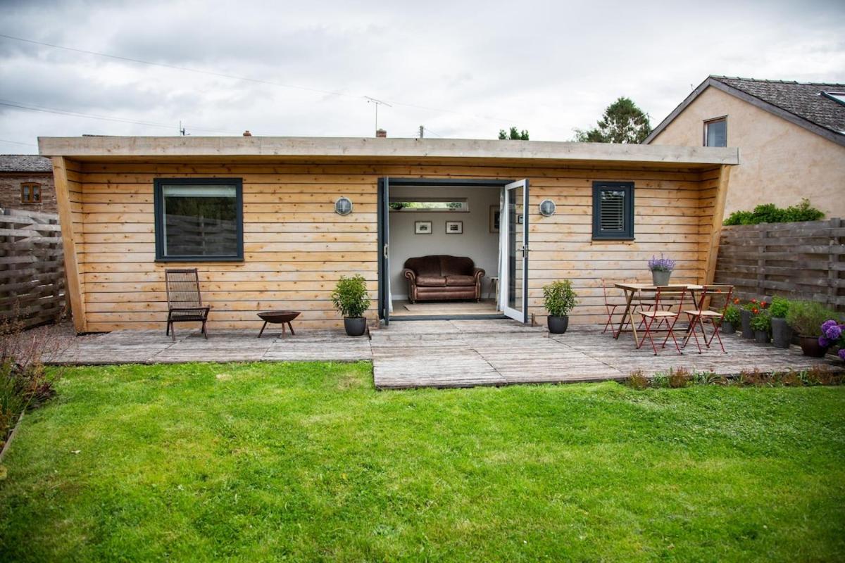 Beautiful Cabin Near Hay-on-Wye - B&B Peterchurch