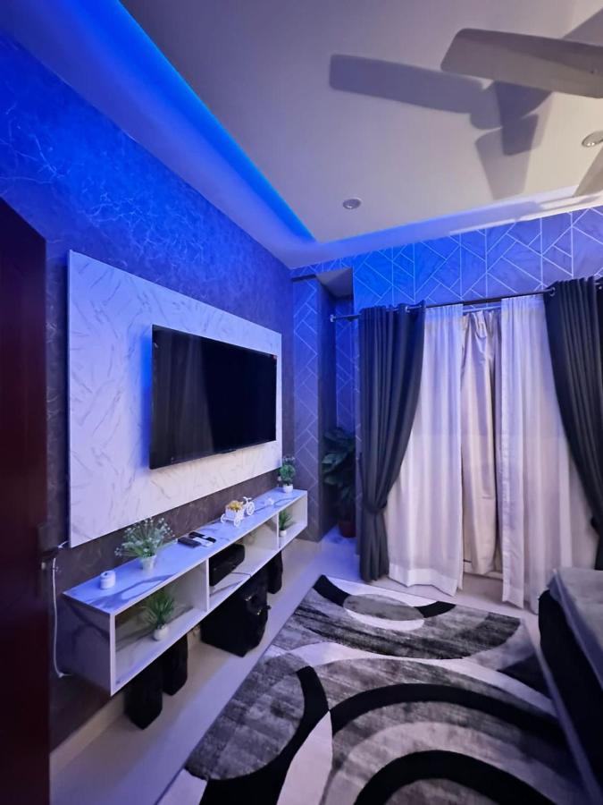 Brand New Furnished Apartment Bahria Phase 7 - Chambres d’hôtes