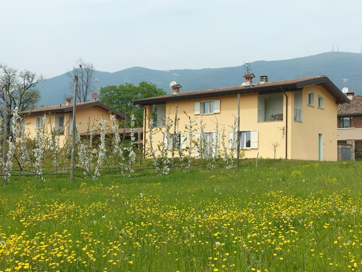 CASCINA LEGNAGO bilocale a 6 chilometri da SALO' - B&B