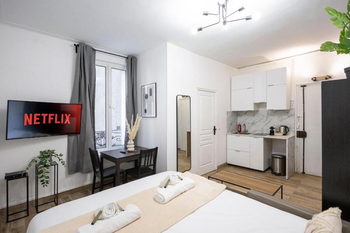 Studio à 2 min métro 13 - accès Paris Champs-Élysées - Chambres d’hôtes