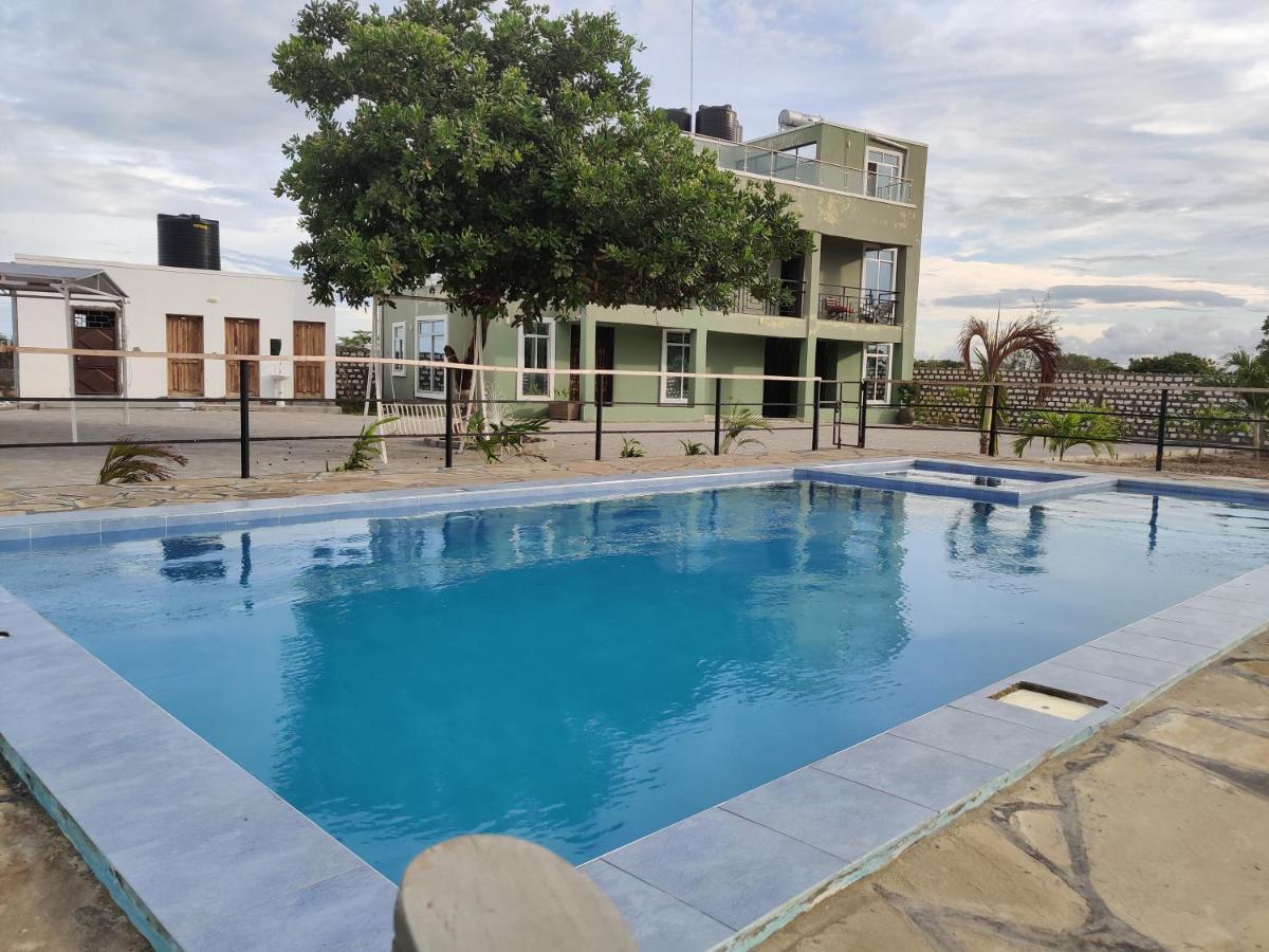 M&K Brown - B&B Malindi