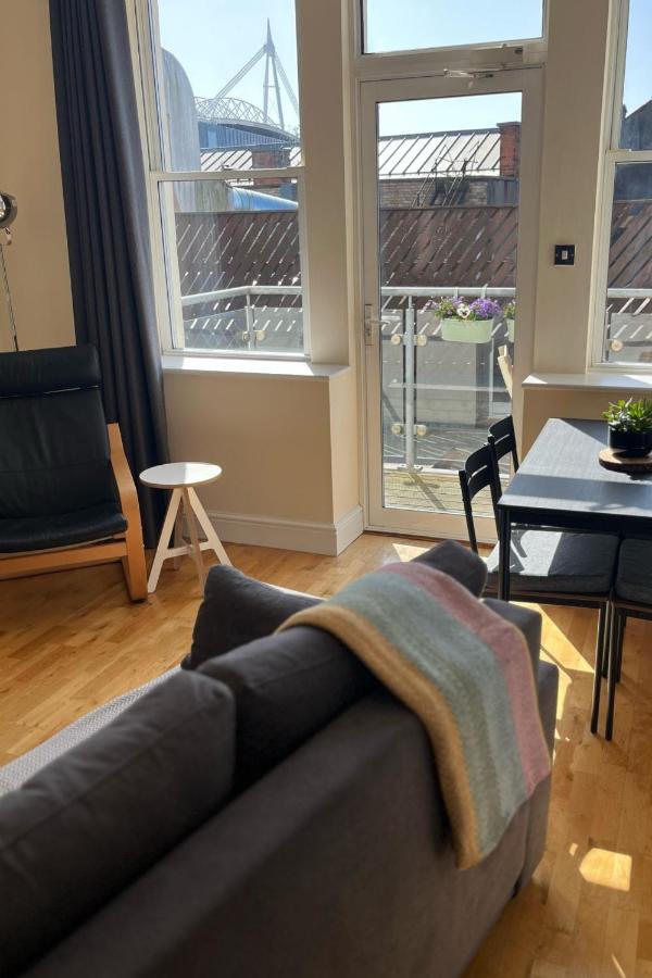 Cardiff Apt - Sleeps 6 - Castle & Stadium Nearby - B&B