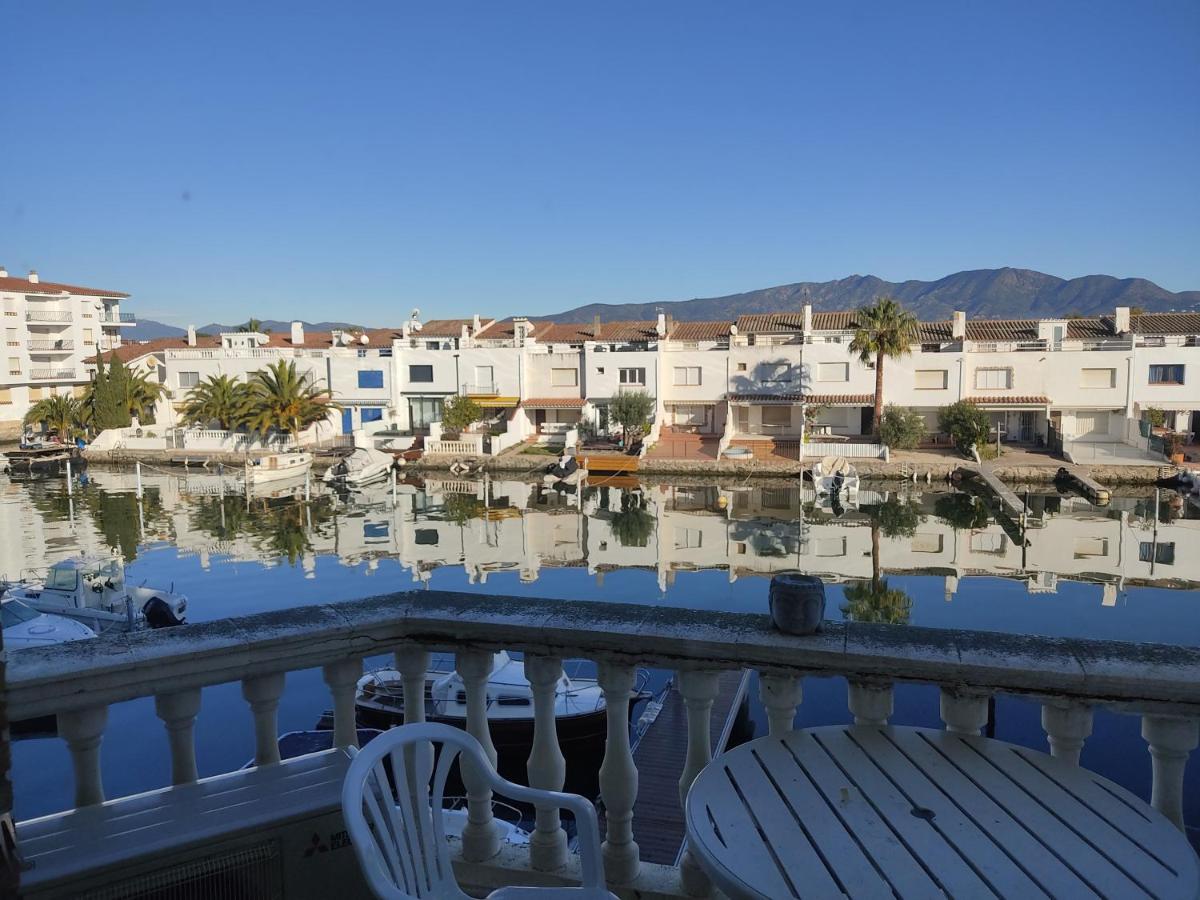 Appartement PORT EMPORDA balcon vue marina barbecue clim wifi - B&B Empuriabrava