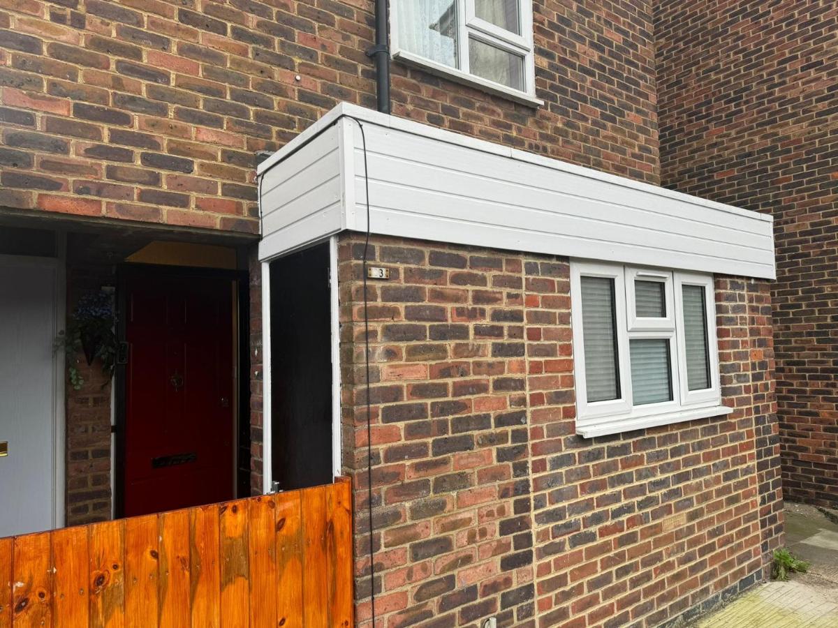 Light & Lamp, En-Suite Studio, in Woolwich - Bed and Breakfast