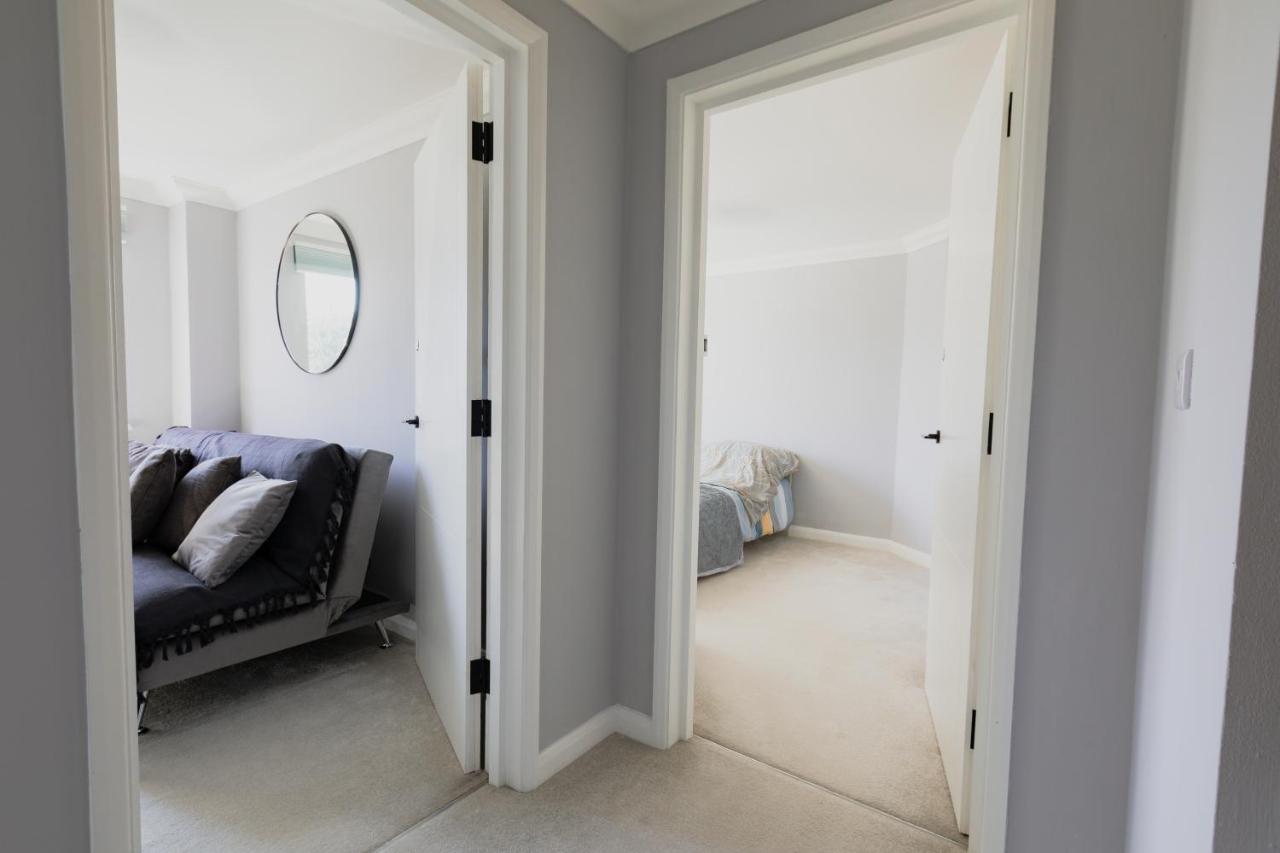 Stylish Two bedroom flat near town centre - B&B