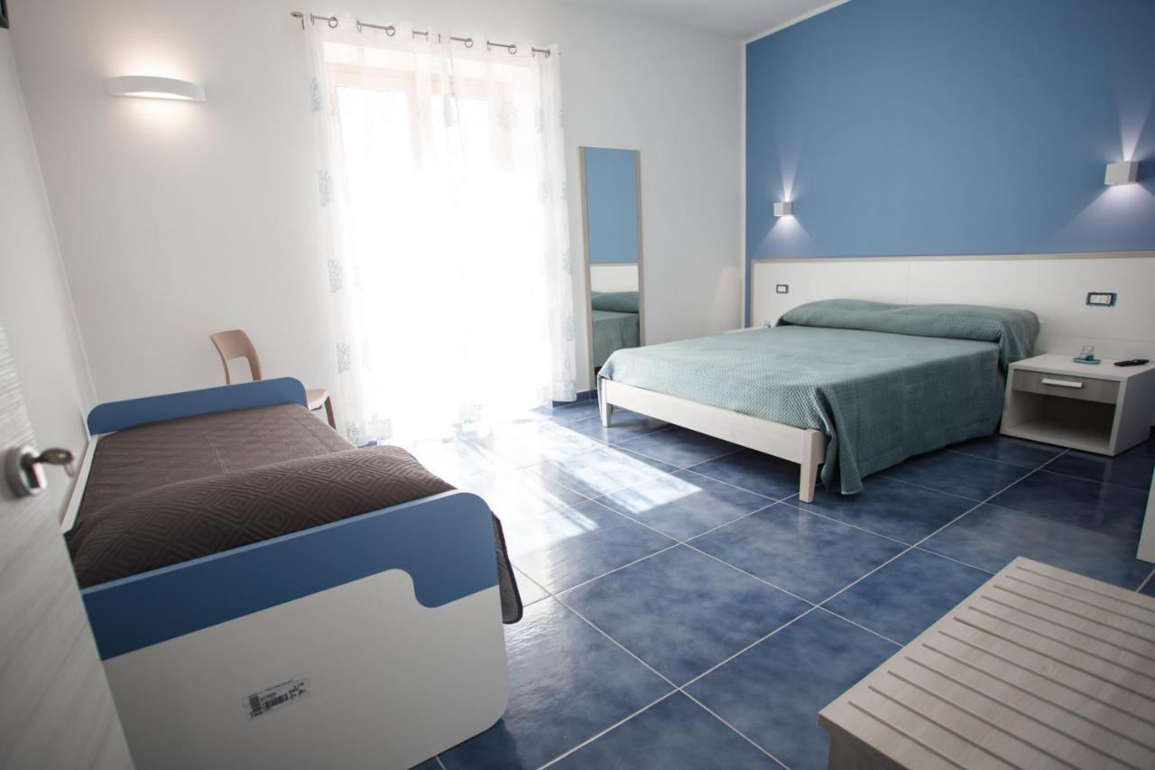 Deluxe Double Room with Balcony and Sea View