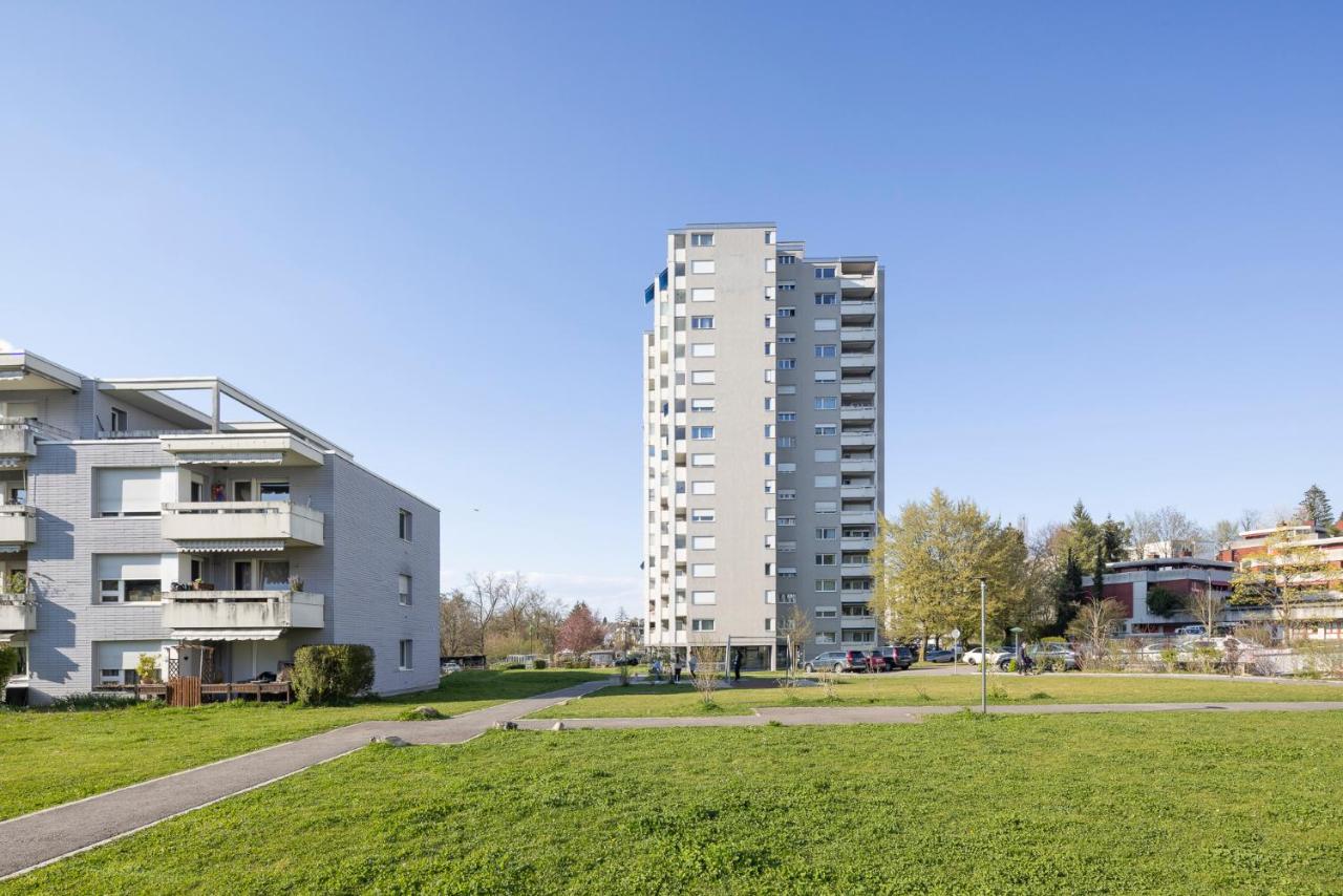 STAYY On Top Penthouse-Apartment near Airport - B&B