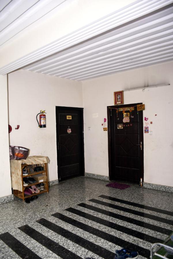 The Royale Retreat Apartment - B&B Varanasi