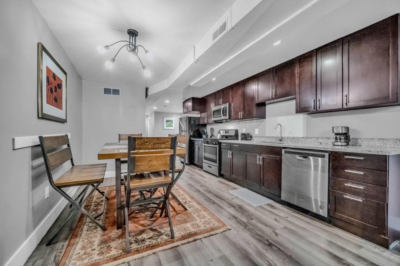 Cle Suites 3BR 2BA 5 min Walk to Cle Clinic Unit 1 - Ferienwohnung Cleveland