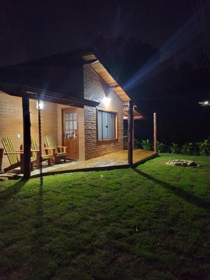 Chalé para casal com Lareira Chalé Santana 1 - Chambres d’hôtes Joanópolis