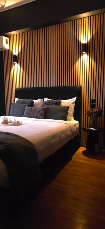 Near Acropolis by LV - B&B Atenas