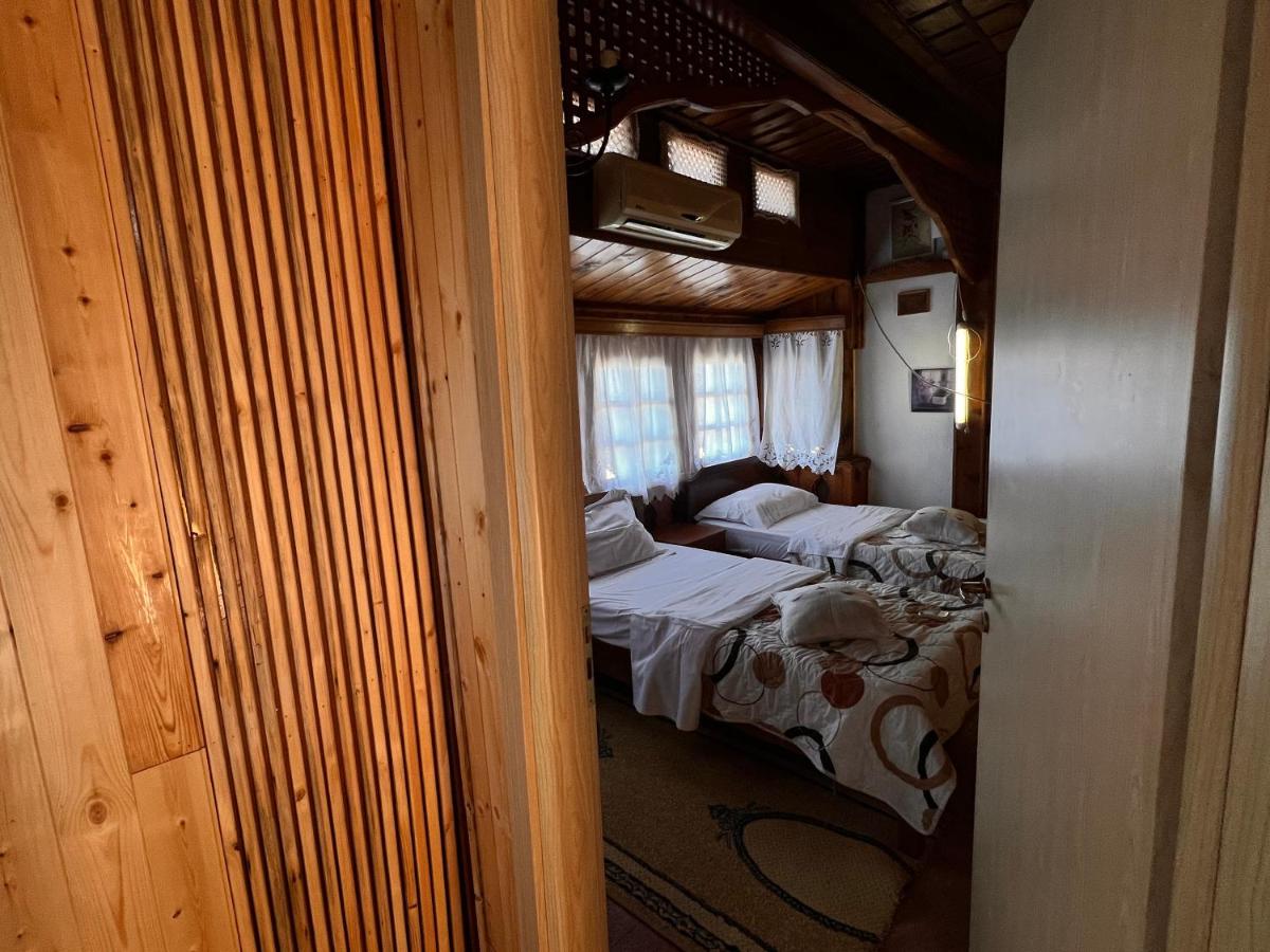 Family Room with Side Sea View