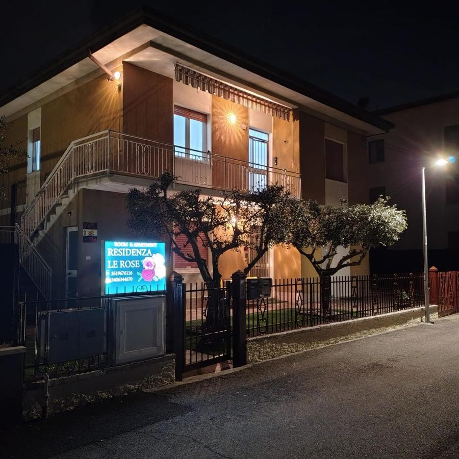 Residenza Le Rose Apartament - B&B Peschiera del Garda