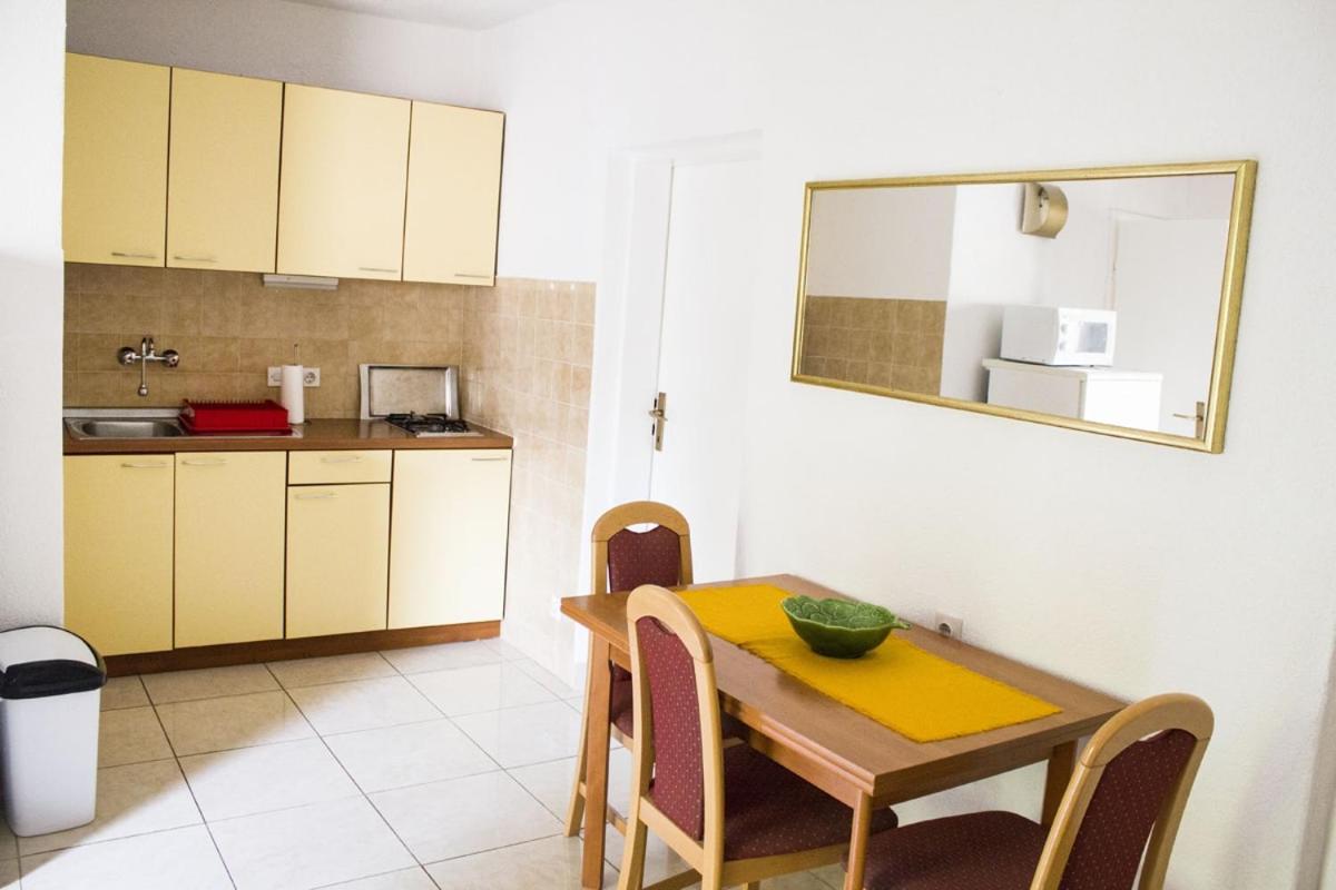Appartamento con 2 Camere da Letto e Terrazza 