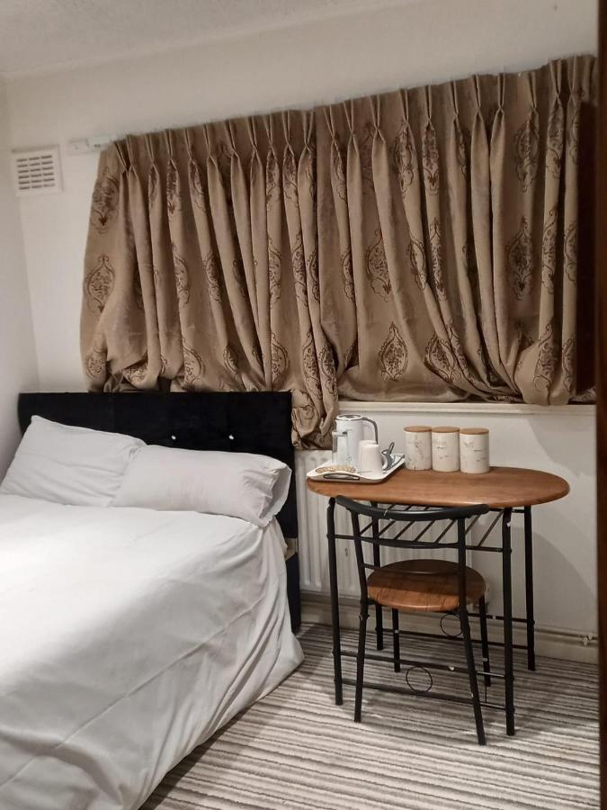Superb Double room in a house - Damight Homes - Ferienwohnung Plumstead