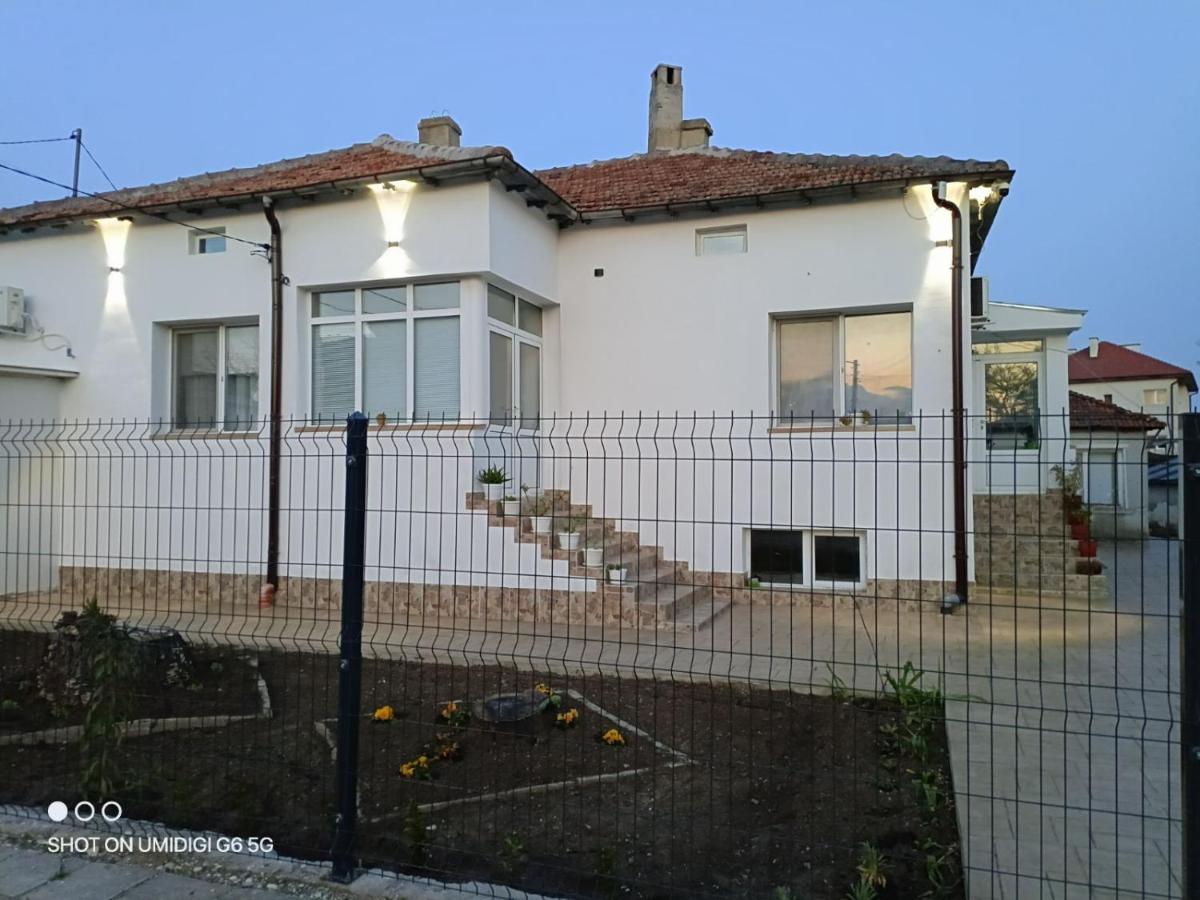 Къща за гости НИКА - B&B Kavarna