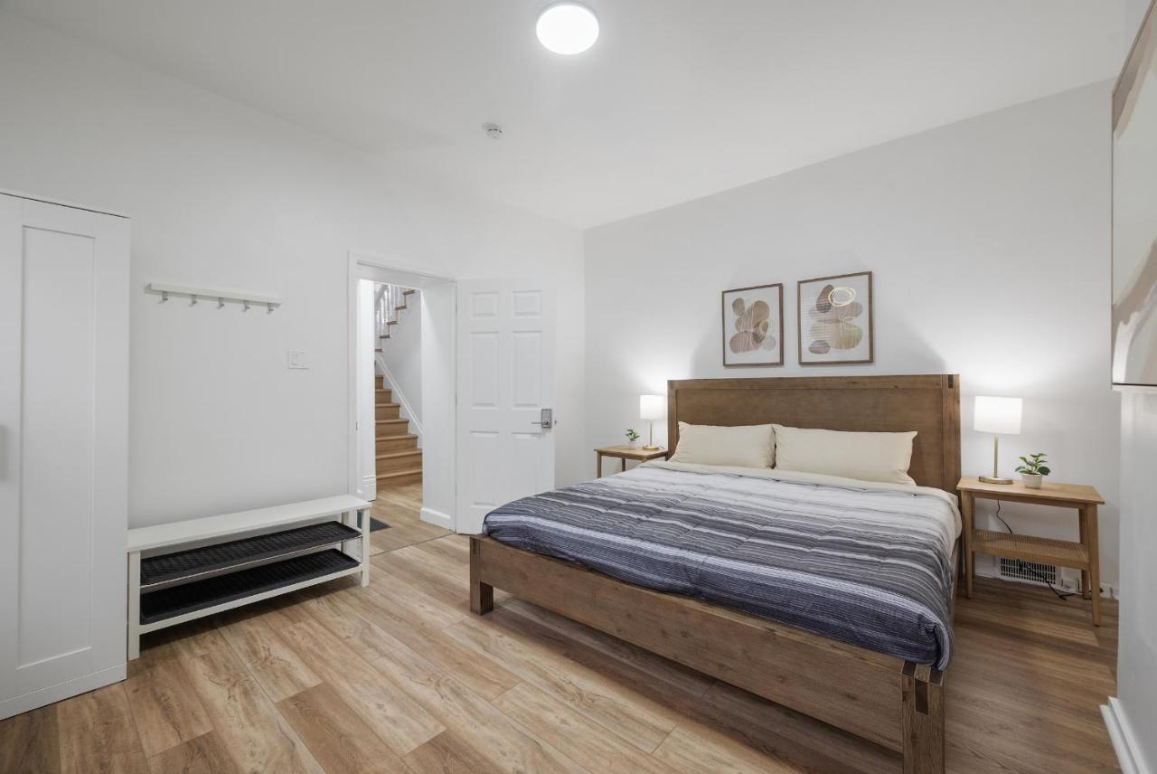 Shadyside, Pittsburgh !D Modern and Bright Private Bedroom with Shared Bathroom - Bed and Breakfast