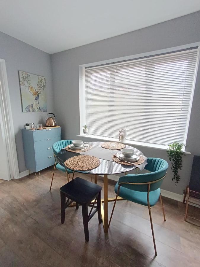Modern with parking near Windsor Castle & Legoland - Ferienwohnung