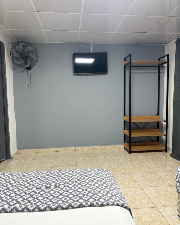 Basic Triple Room with Shared Bathroom