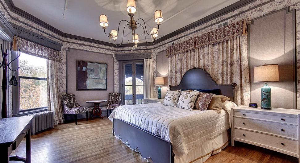 Deluxe Zimmer mit Kingsize-Bett