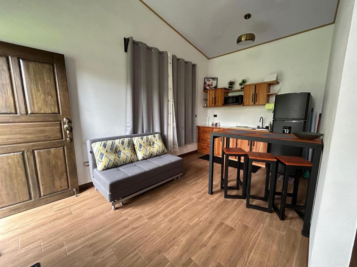 Mucuna en Arenal - B&B La Fortuna