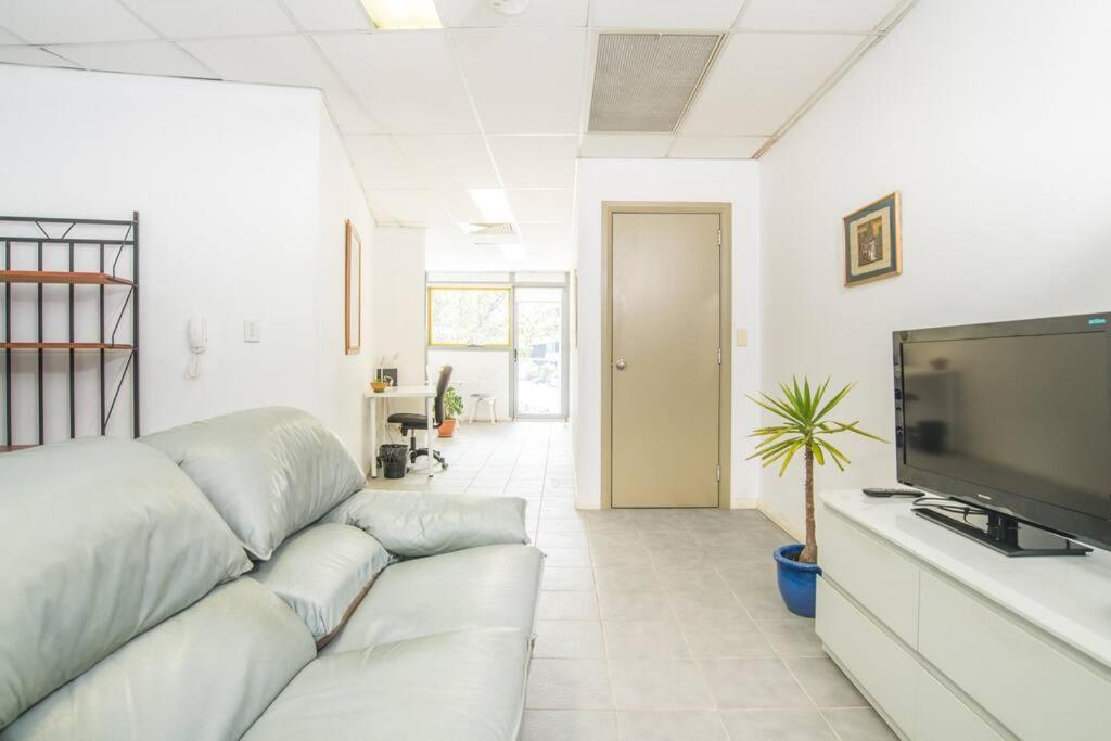 Close to city Peaceful studio at Waterloo wifi Parking - Chambres d'hôtes Sydney