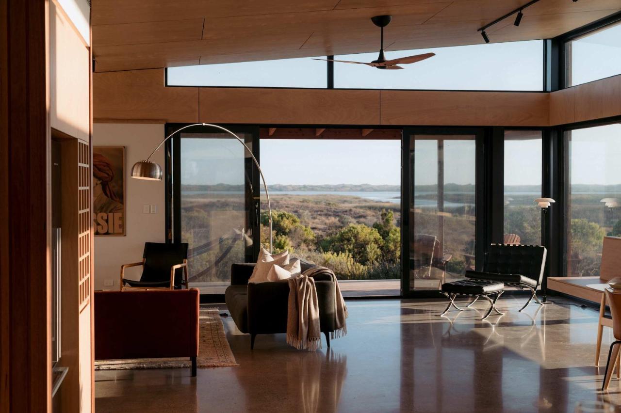 Luxury island villa retreat with private waterfront - Chambres d’hôtes Hindmarsh Island