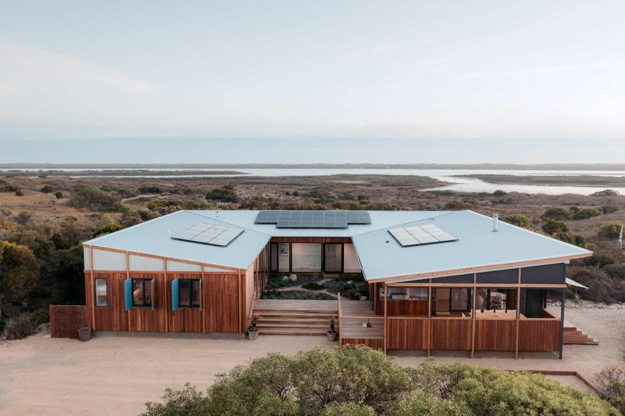 Waterfront Luxury Villa- Private, Nature, Island - B&B Hindmarsh Island